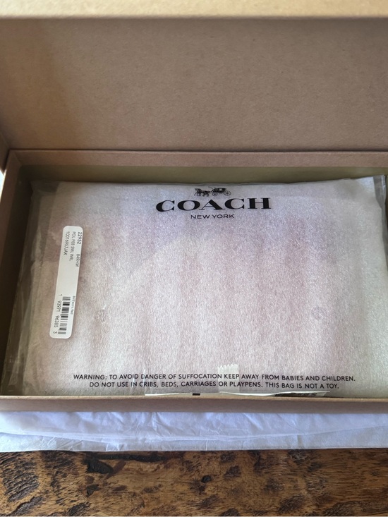 Vintage Coach | Wristlet Wallet | Red - Etsy NWT COACH BOXED RED WRISTLET/CLUTCH